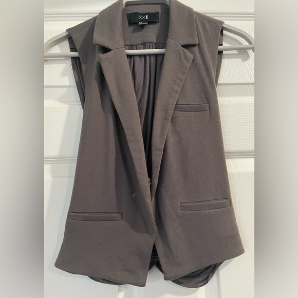 Forever 21 XXI Grey Button Front Vest With Criss Cross Back - Picture 2 of 4